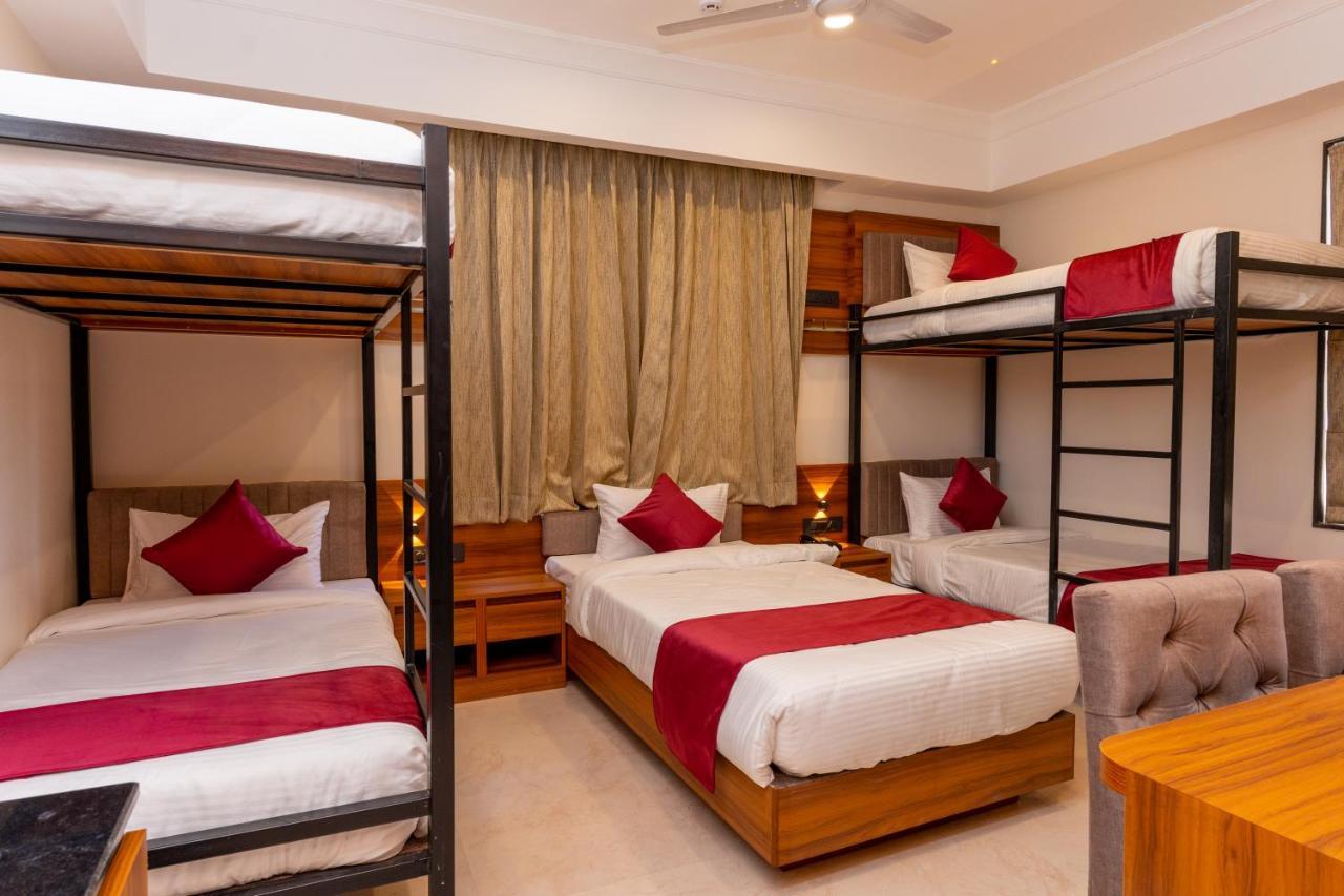 Raghunandan Palace - A Premier Boutique Stay, City Center & 500 Meters From City Railway Station أُودايبور المظهر الخارجي الصورة