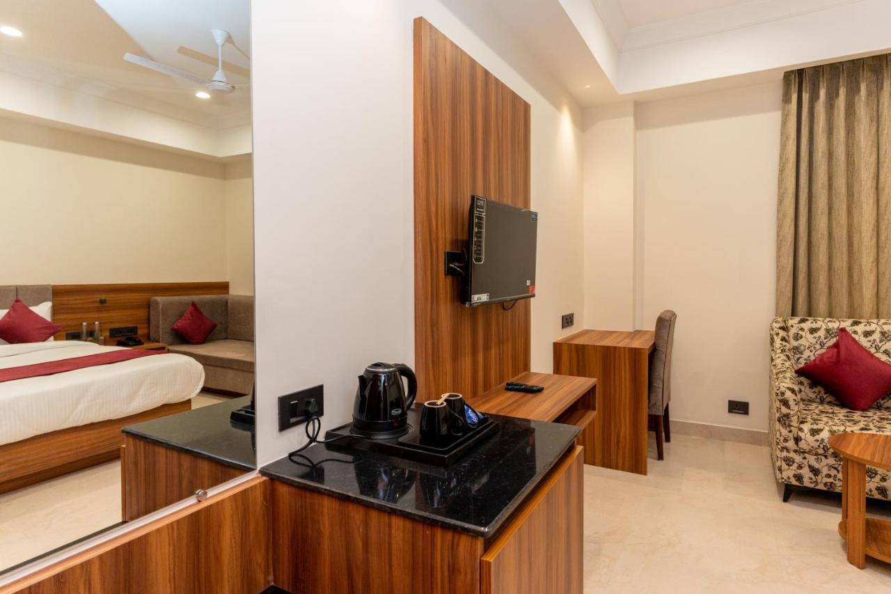 Raghunandan Palace - A Premier Boutique Stay, City Center & 500 Meters From City Railway Station أُودايبور المظهر الخارجي الصورة