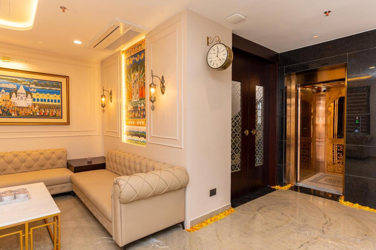 Raghunandan Palace - A Premier Boutique Stay, City Center & 500 Meters From City Railway Station أُودايبور المظهر الخارجي الصورة
