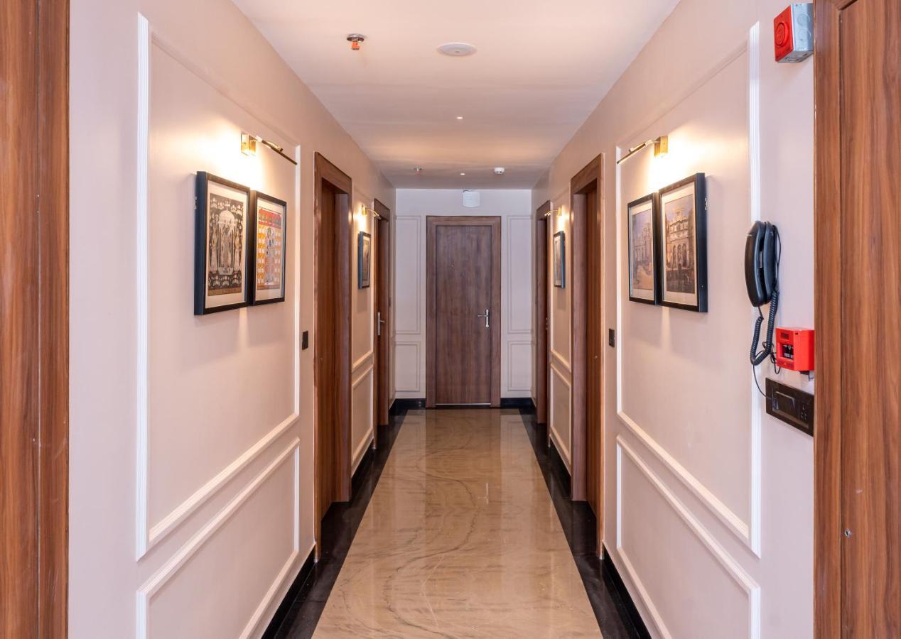 Raghunandan Palace - A Premier Boutique Stay, City Center & 500 Meters From City Railway Station أُودايبور المظهر الخارجي الصورة