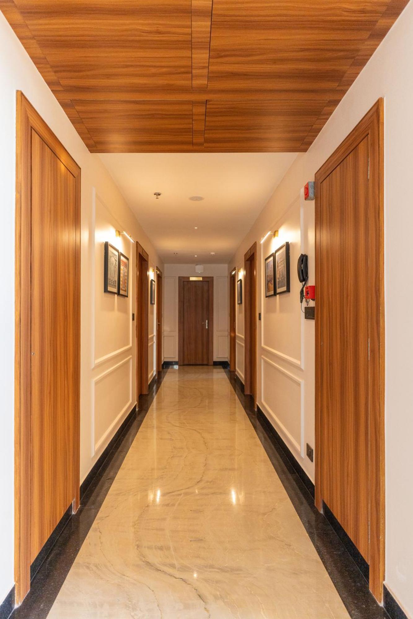 Raghunandan Palace - A Premier Boutique Stay, City Center & 500 Meters From City Railway Station أُودايبور المظهر الخارجي الصورة