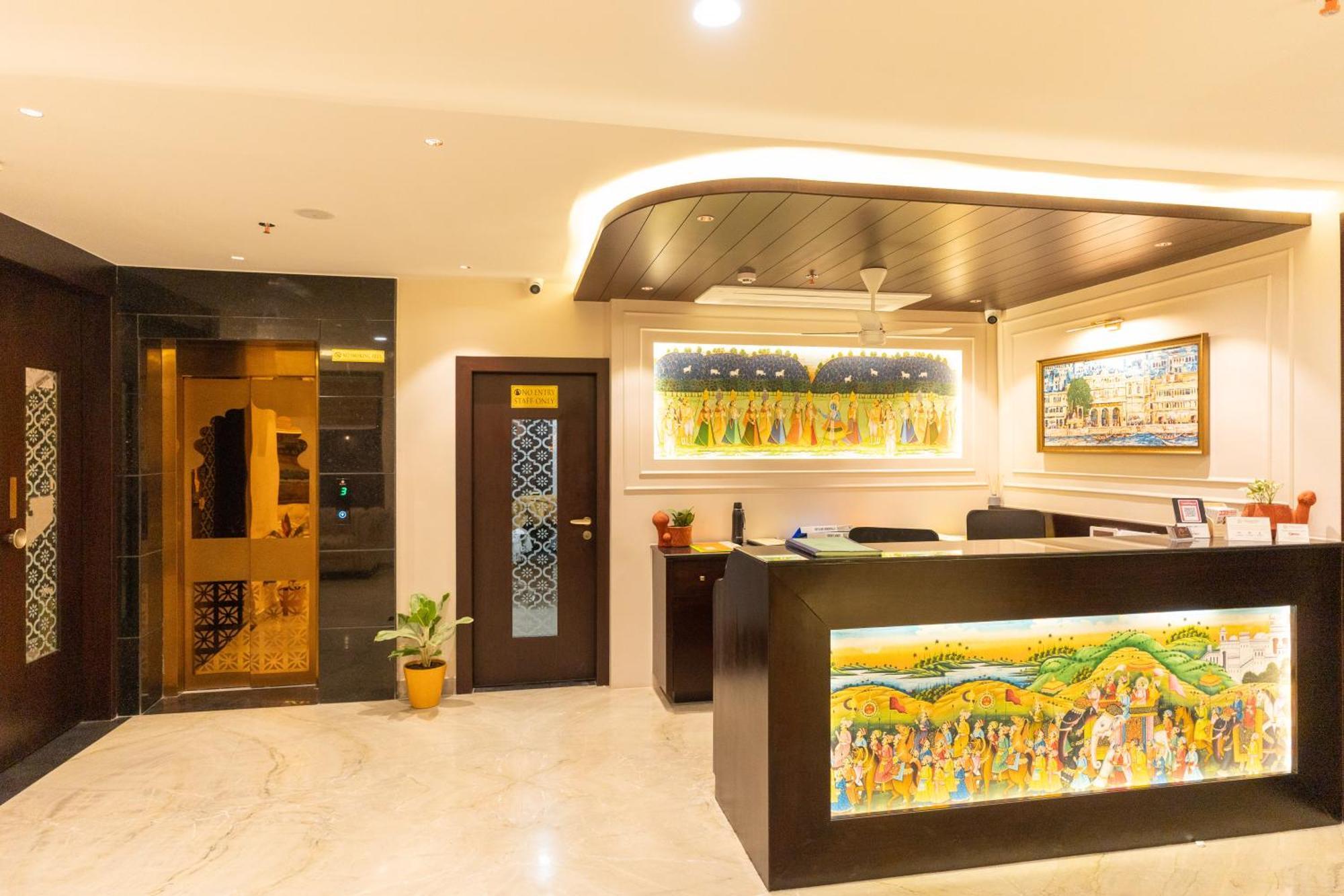 Raghunandan Palace - A Premier Boutique Stay, City Center & 500 Meters From City Railway Station أُودايبور المظهر الخارجي الصورة