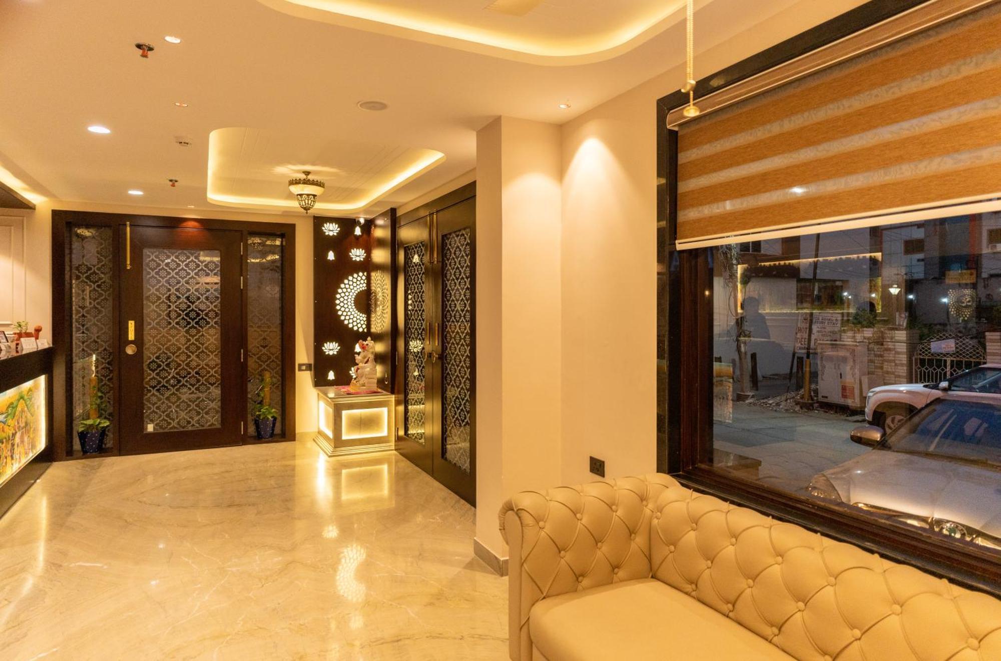Raghunandan Palace - A Premier Boutique Stay, City Center & 500 Meters From City Railway Station أُودايبور المظهر الخارجي الصورة